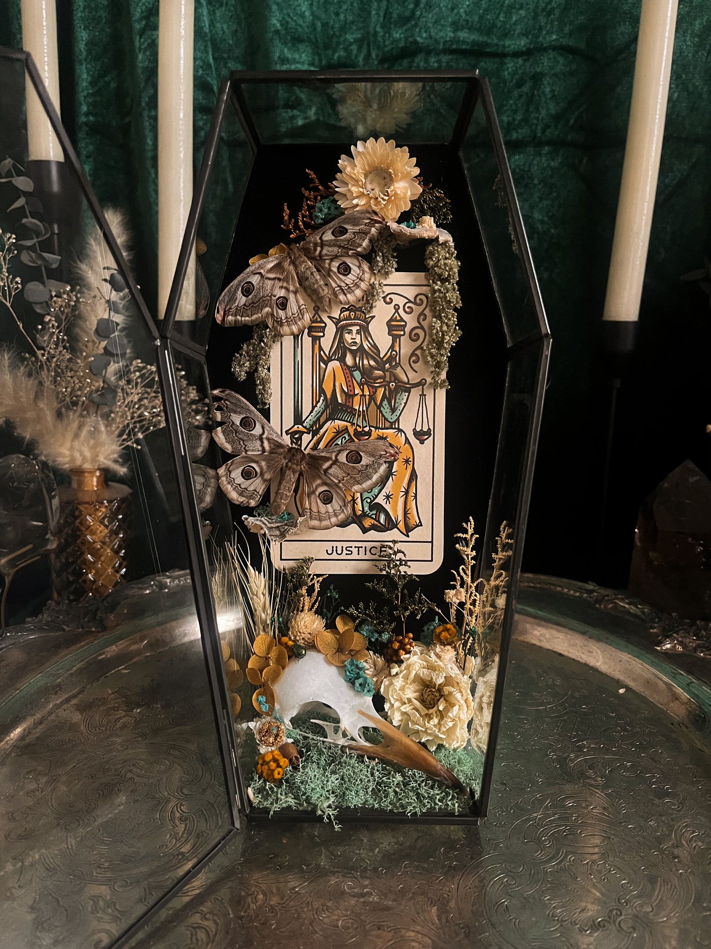 it's giving bernard from the santa clause