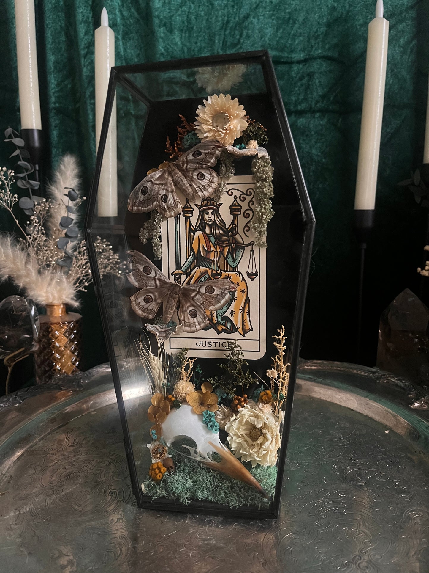 it's giving bernard from the santa clause